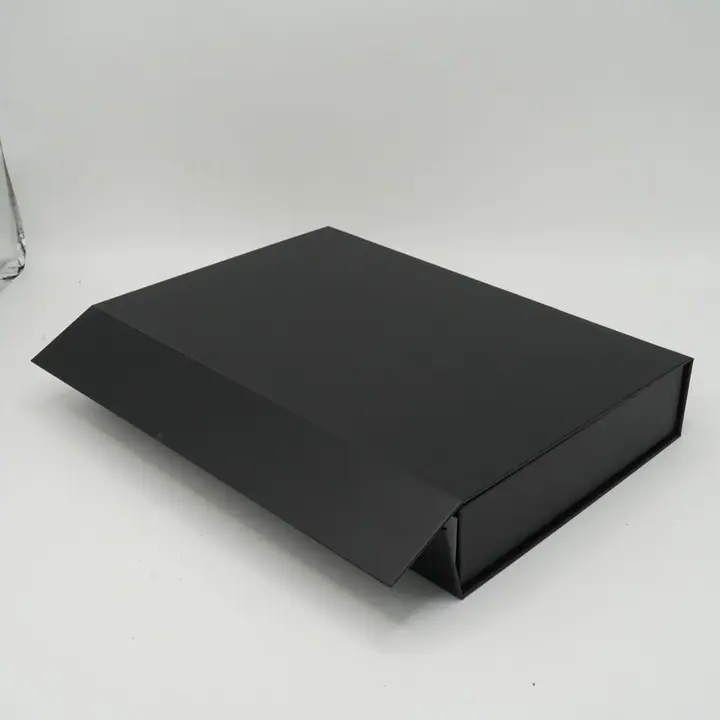 Low MOQ Black Cardboard Gift Box Magnetic Closure